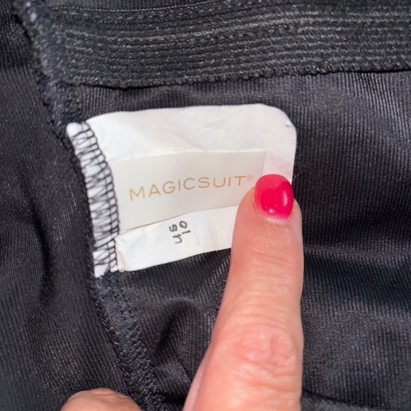 MAGIC SUIT Black V Neck with Beads Sz 10 Slimming One Piece - Picture 13 of 14
